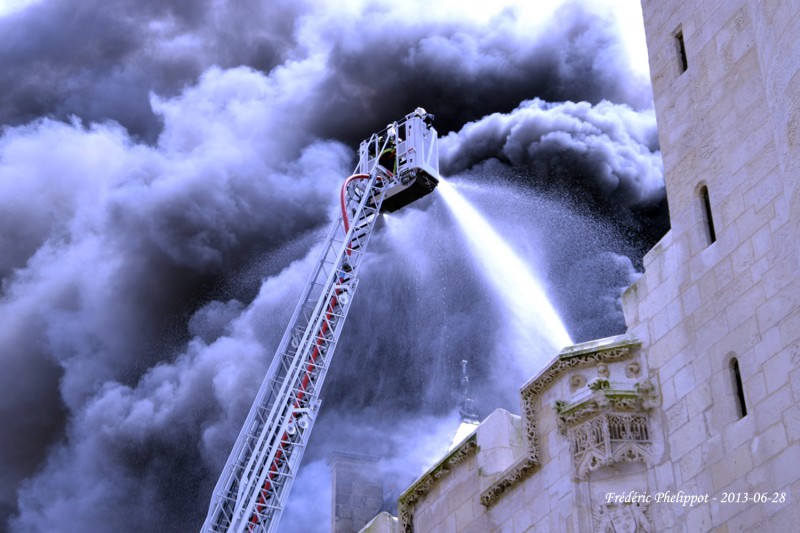 YFPH-2013-06-28-incendie+1500px